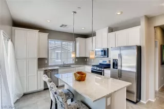 Photo #6: 2198883 Listing