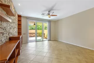 Photo #6: 2198892 Listing