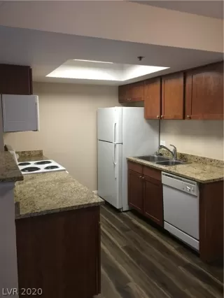 Photo #2: 2198898 Listing