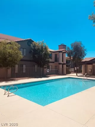 Photo #4: 2198951 Listing 