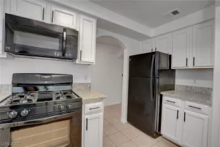 Photo #1: 2198963 Listing