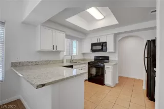 Photo #3: 2198963 Listing