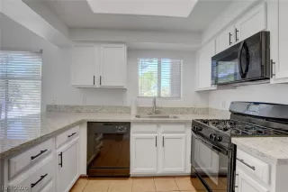 Photo #4: 2198963 Listing