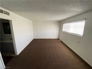 Photo #5: 2199459 Listing 