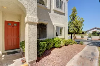 Photo #3: 2199648 Listing