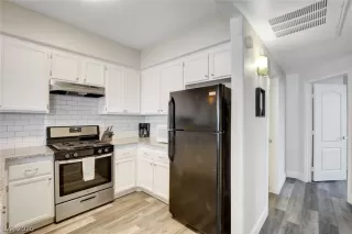 Photo #5: 2199673 Listing 