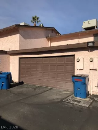 Photo #2: 2199692 Listing