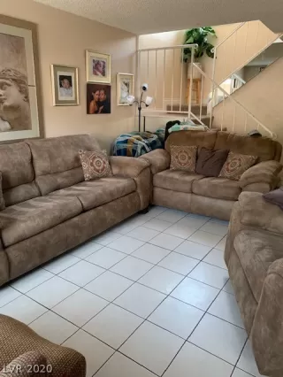 Photo #4: 2199692 Listing