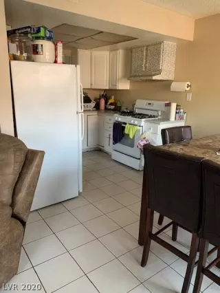 Photo #5: 2199692 Listing