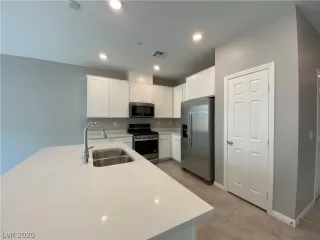 Photo #6: 2199775 Listing