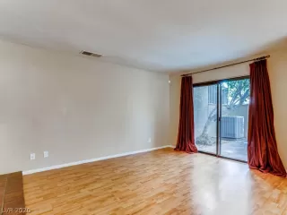 Photo #4: 2199857 Listing 