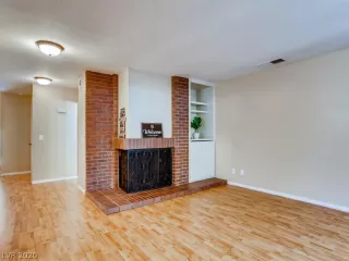 Photo #5: 2199857 Listing 