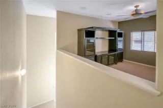 Photo #5: 2199891 Listing