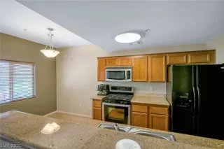 Photo #6: 2199891 Listing