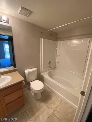Photo #5: 2199913 Listing 