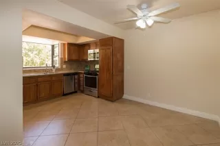 Photo #4: 2199914 Listing