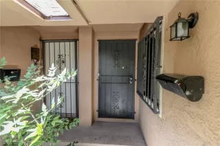 Photo #1: 2199915 Listing