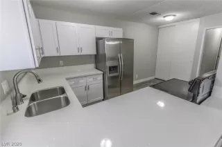 Photo #2: 2199915 Listing