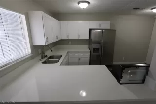 Photo #4: 2199915 Listing