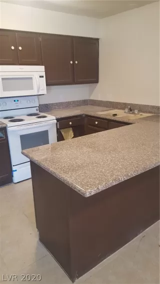 Photo #3: 2199943 Listing 