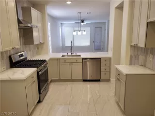 Photo #1: 2199989 Listing