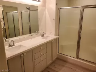 Photo #3: 2199989 Listing