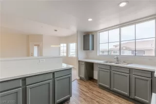 Photo #4: 2200008 Listing