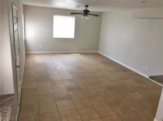 Photo #3: 2200033 Listing