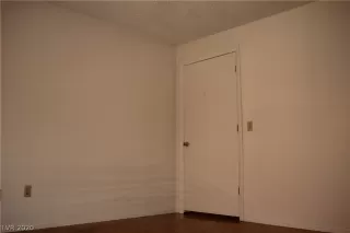 Photo #6: 2200129 Listing