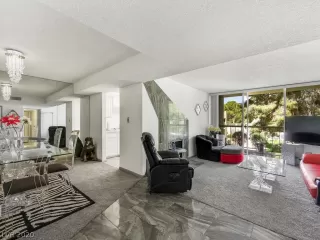 Photo #2: 2200157 Listing