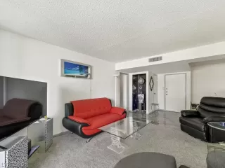 Photo #4: 2200157 Listing