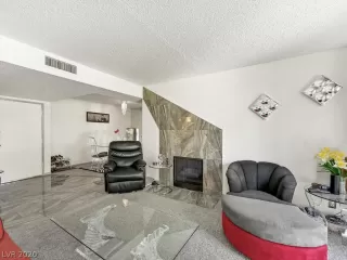 Photo #5: 2200157 Listing