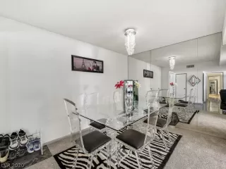 Photo #6: 2200157 Listing