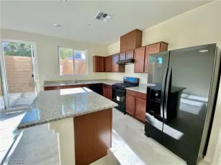 Photo #3: 2200193 Listing