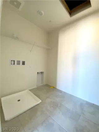 Photo #6: 2200193 Listing