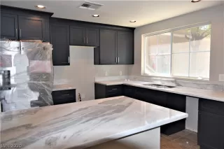 Photo #3: 2200203 Listing