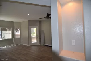 Photo #5: 2200203 Listing