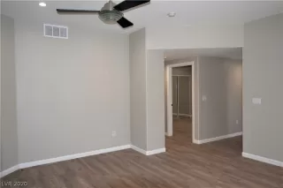 Photo #6: 2200203 Listing