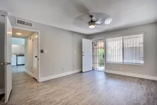 Photo #4: 2200210 Listing