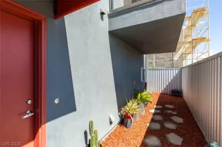 Photo #2: 2200357 Listing