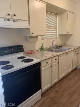 Photo #2: 2200366 Listing 