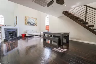 Photo #5: 2200394 Listing