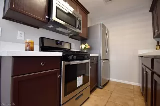 Photo #2: 2200453 Listing