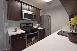 Photo #3: 2200453 Listing