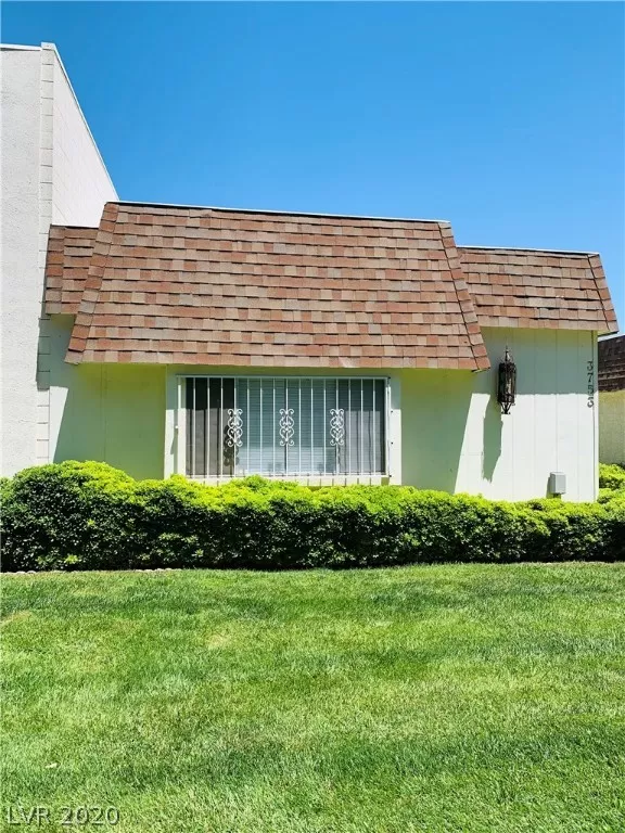 MLS: 2200510 Condo For Sale