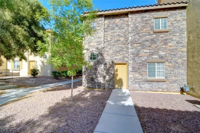 MLS: 2200515 Condo For Sale