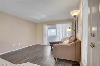 Photo #4: 2200545 Listing