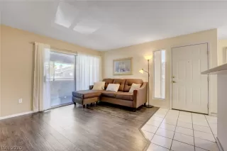 Photo #5: 2200545 Listing