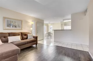 Photo #6: 2200545 Listing