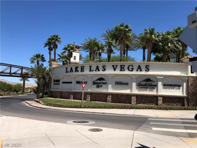 MLS: 2200552 Condo For Sale